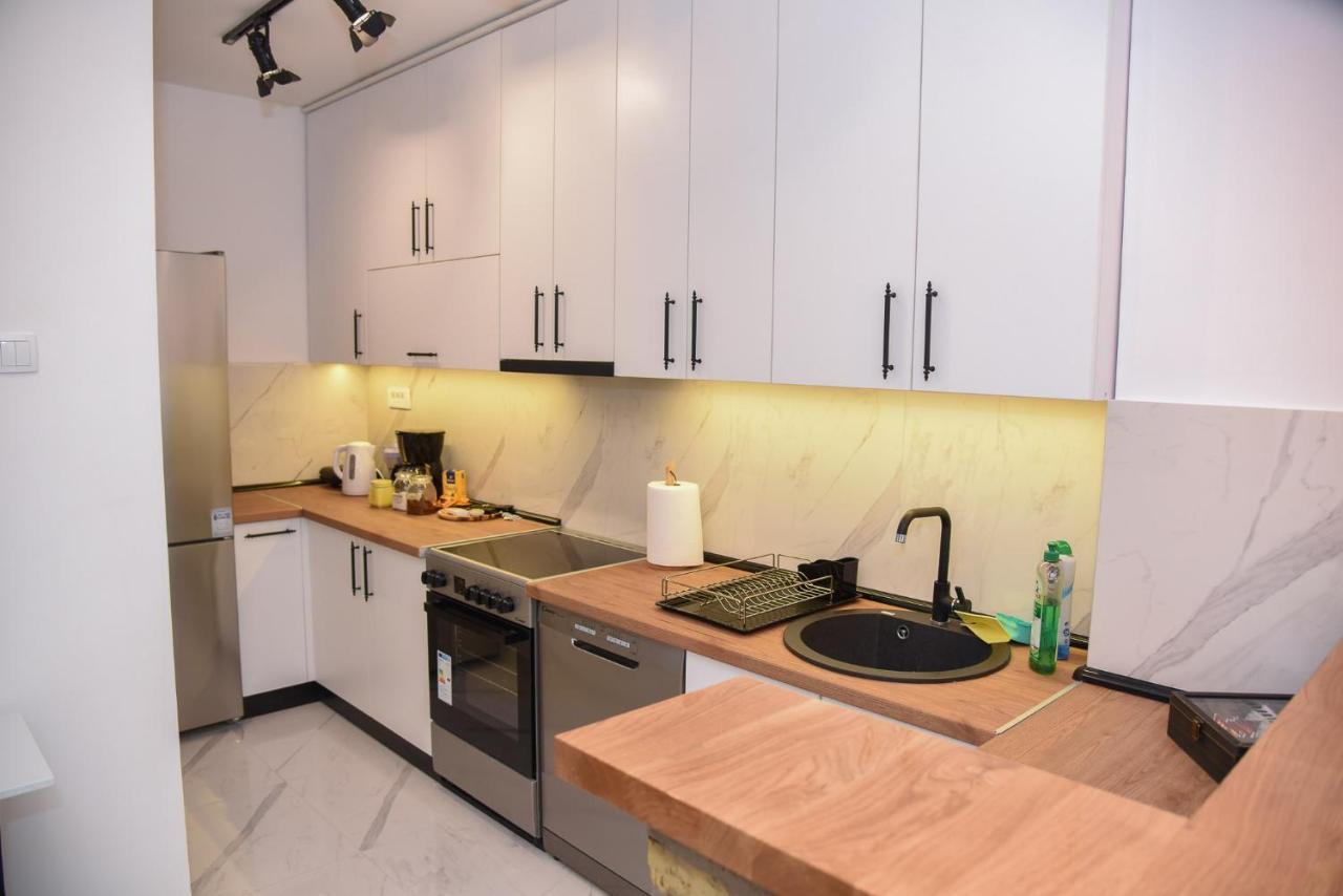 Garden Apartment - Oaza U Centru Grada Нови-Сад Экстерьер фото