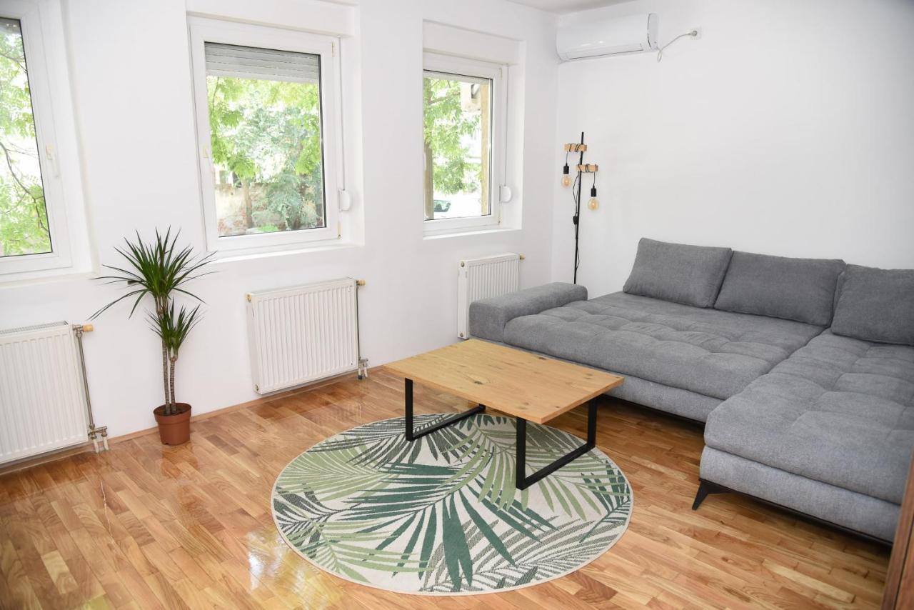 Garden Apartment - Oaza U Centru Grada Нови-Сад Экстерьер фото