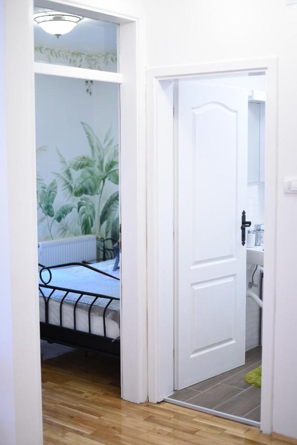 Garden Apartment - Oaza U Centru Grada Нови-Сад Экстерьер фото
